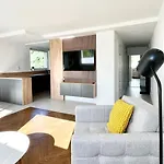 Apartment Sea 2